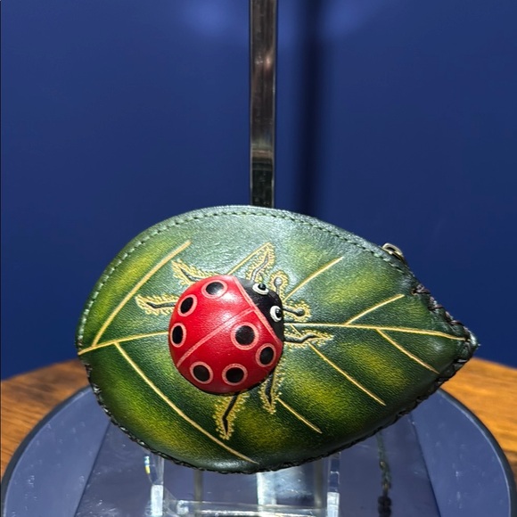 Green Leaf Coin Purse with Red Ladybug Design - Picture 1 of 4